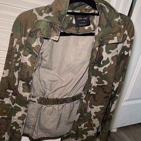 Love Tree Camo Jacket | Size M - Picture 3 of 4